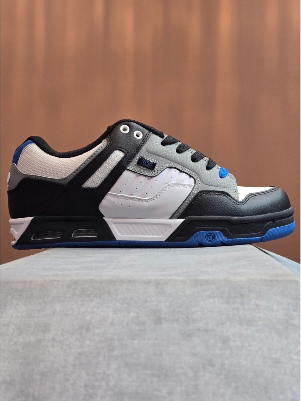 DVS Enduro Heir - White / Black / Grey (DV01150004) Men's 10.5 BRAND NEW